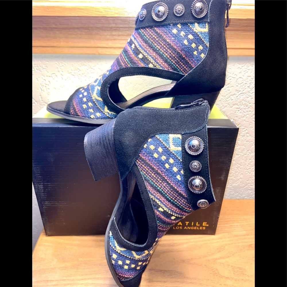 NIB-Very Volatile Western Leather Cutout Sandals - Picture 8 of 16